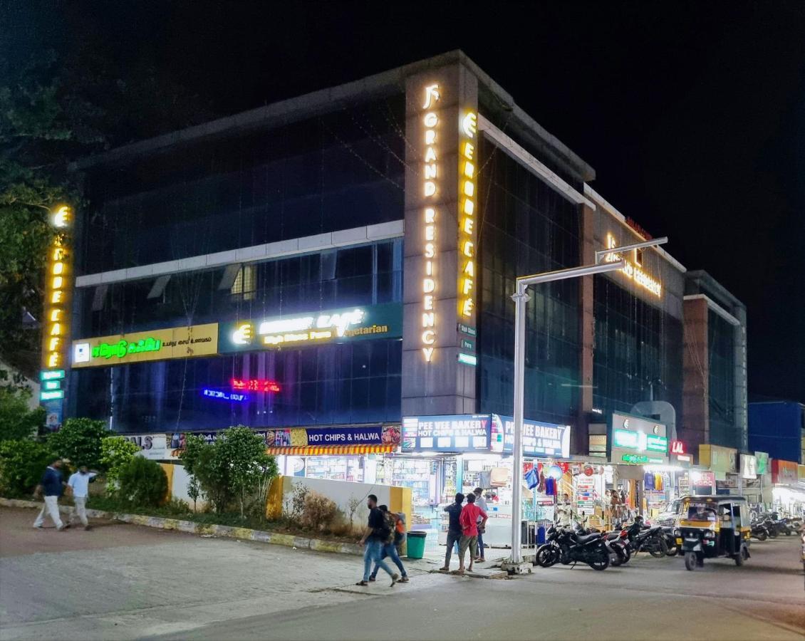 Js Grand Residency Hotel Палакад Екстериор снимка